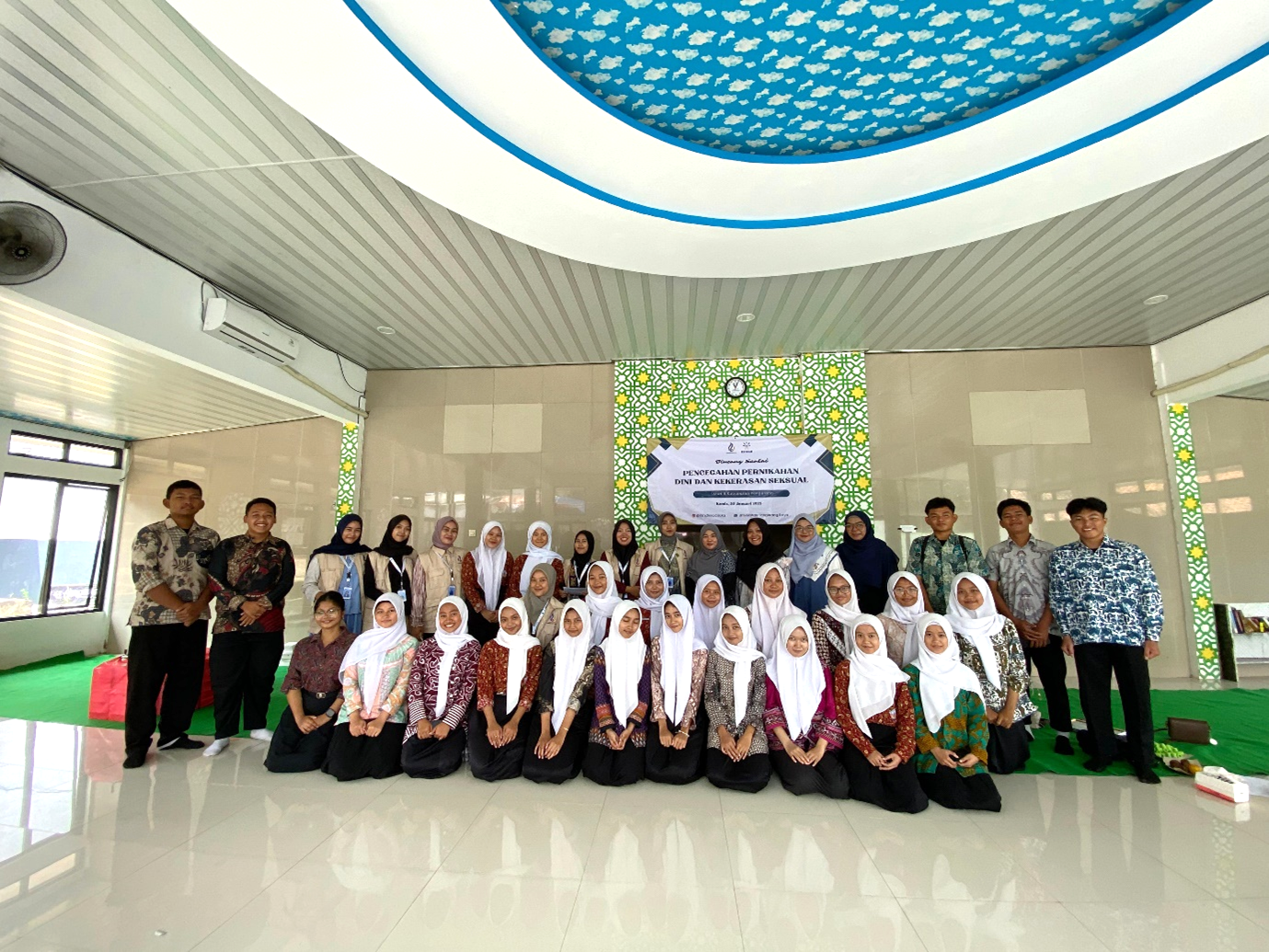 Bincang Santai Dengan Tema “Pencegahan Pernikahan Dini Dan Kekerasan Seksual” KELOMPOK 2 - DESA CISOKA