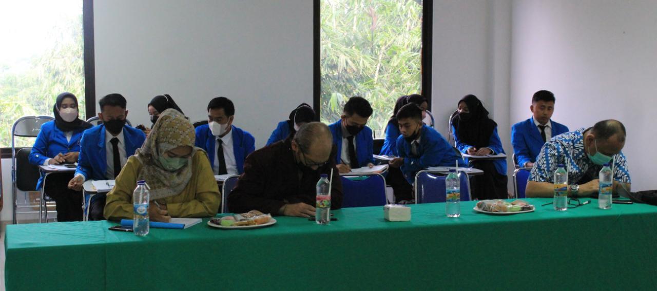 Seminar Proposal S1 Manajemen Universitas Tangerang Raya