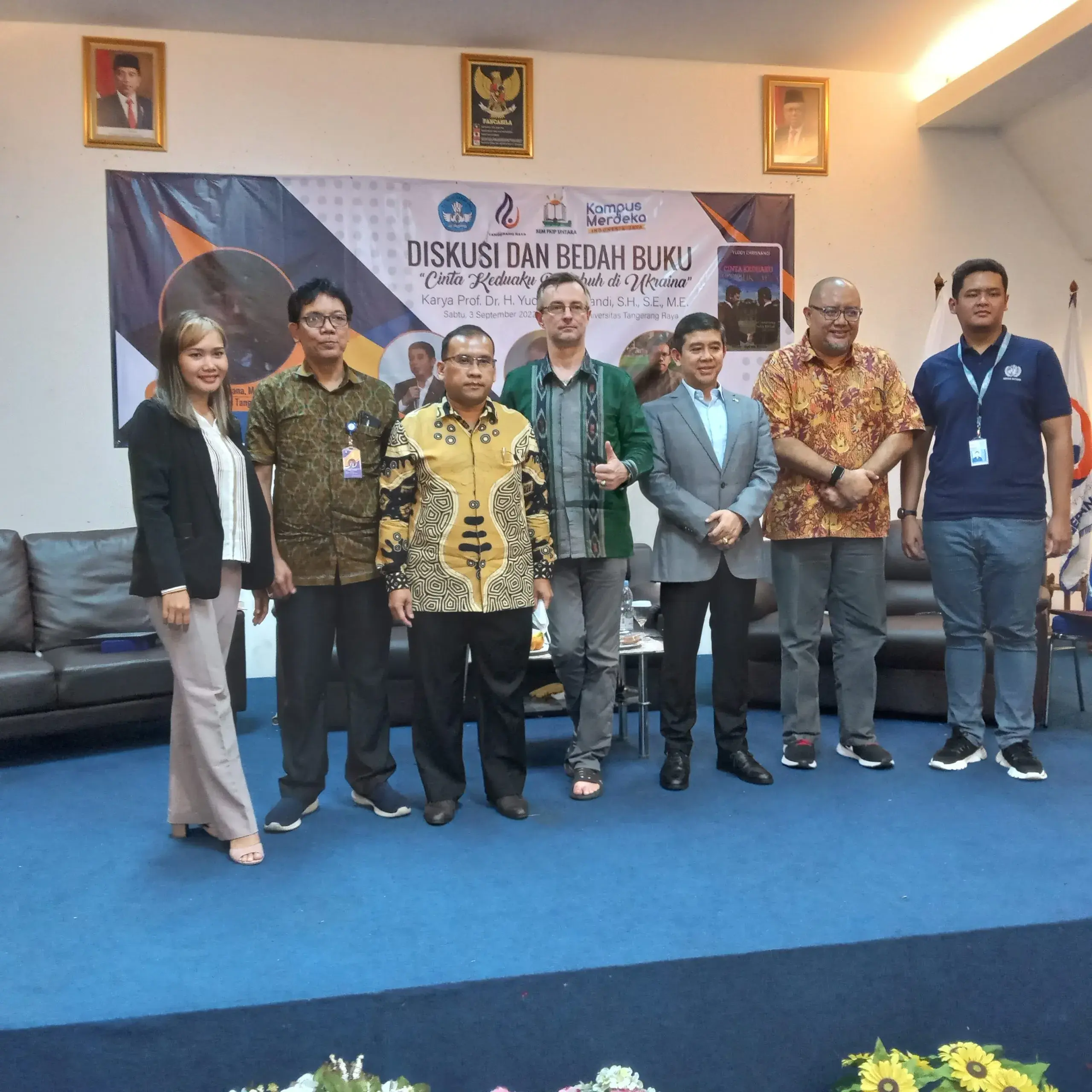 BEM FKIP DAN UNTARA GELAR ACARA DISKUSI DAN BEDAH BUKU, DENGAN TEMA “CINTA KEDUAKU BERLABUH DI UKRAINA”